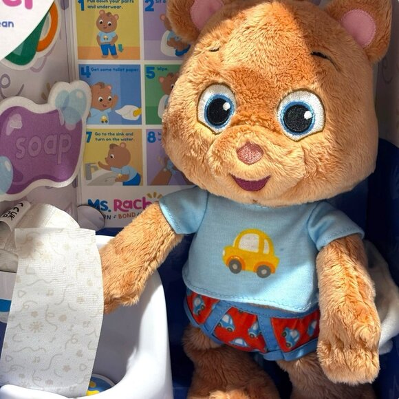 2024 Ms. Rachel POTTY TIME WITH BEAN Bear Plush Toy Play Toilet Paper & Soap NEW - Picture 2 of 8
